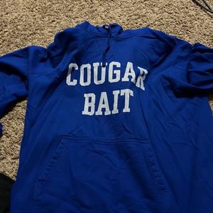 Ccougar bait hoodie size L